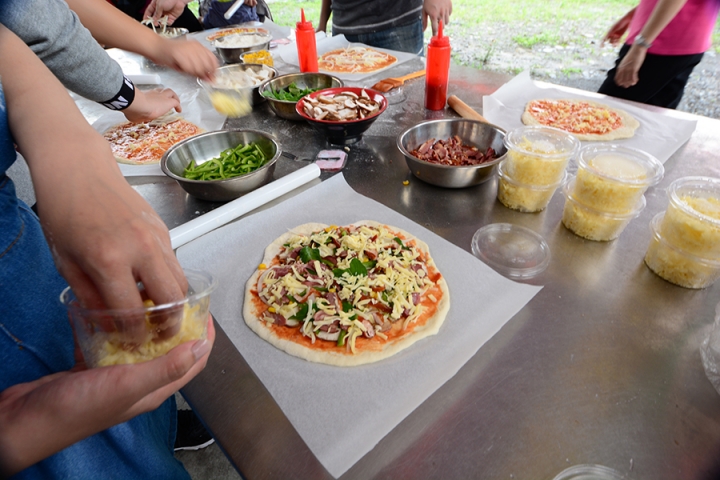 鴨寮故事館 有吃又有玩 DIY酵母發酵Pizza 做鹹蛋 抓泥鰍
