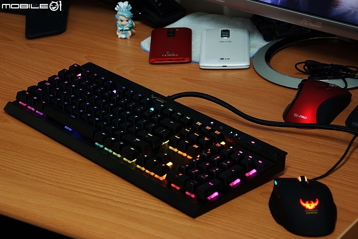 質感與外型兼具之CORSAIR電競鍵盤 - K70 RGB紅茶雙軸分享