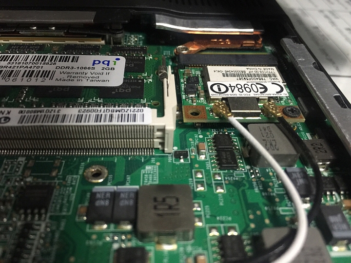 [已解] NB ACER 4820TG 有一顆螺絲找不到地方鎖回去