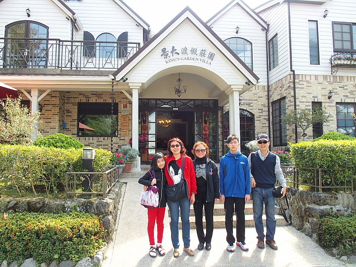 春天去，夏天也去，享受山城般的悠閒在關仔嶺景大渡假莊園。