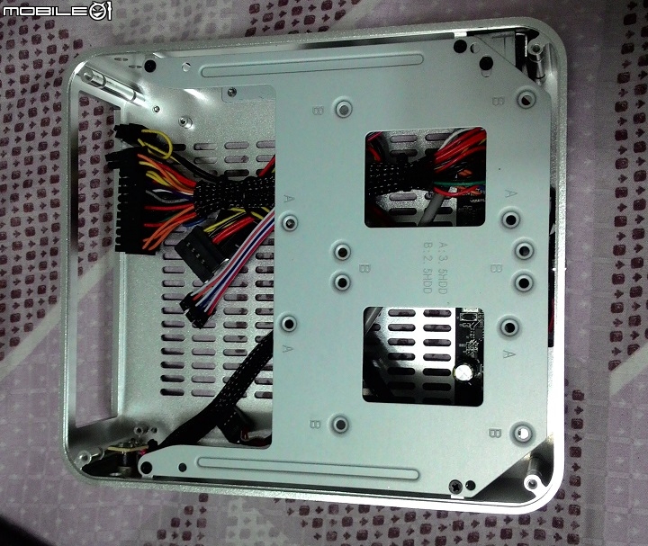 自組 e．Mini E-W60  HTPC