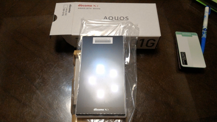 402SH 跟 SH-01G 好難選 - 就決定SH-01G吧 - 手機終於到了