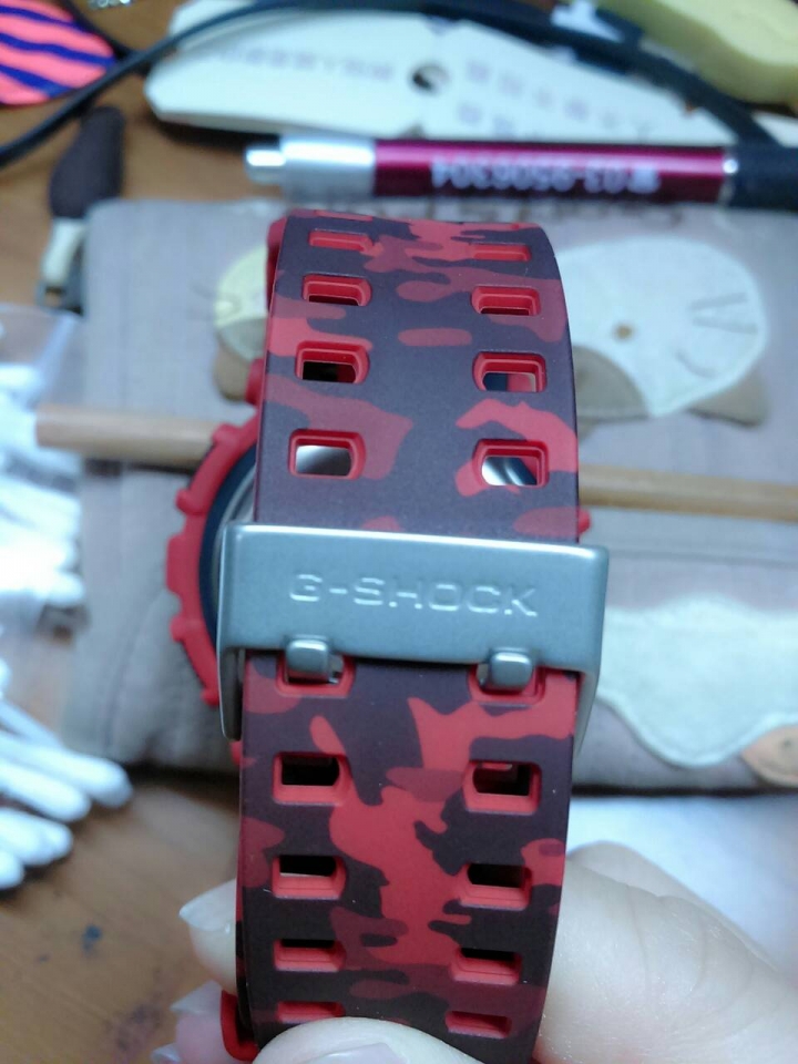 請問G-Shock ga-100cm紅色的真假