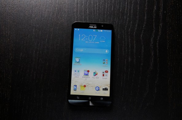 [開箱] 爽爽入手ZenFone 2瀟灑灰ze551ml(4g ram)版