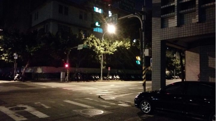 HTC E9+ 夜拍效果不錯