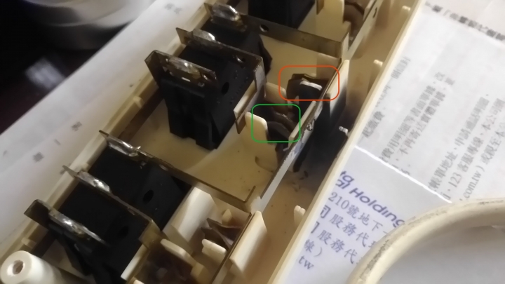 [分享] 你曾經看過您家裡的延長線炸掉嗎?