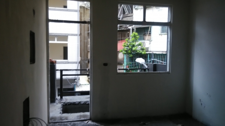 想接手一間40年透天厝，屋主已拆除大部份，想請教我接手後改成