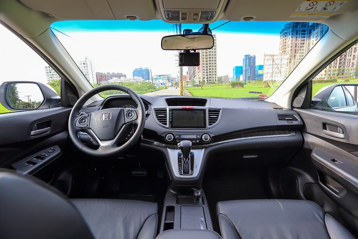 【簡單開箱】2015 HONDA CR-V 2.4VTi-S 開箱_新增1000km保養及油耗分享
