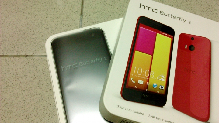 HTC butterfly 2之我的藍蝶~[開箱]