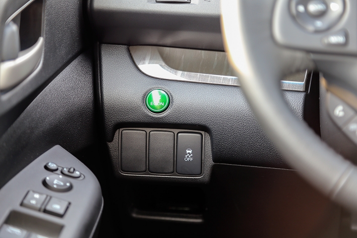 【簡單開箱】2015 HONDA CR-V 2.4VTi-S 開箱_新增1000km保養及油耗分享