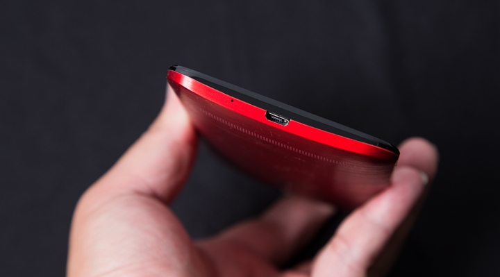 ASUS Zenfone2 4GB版本，CP值高的沒天理，人手一支不寂寞