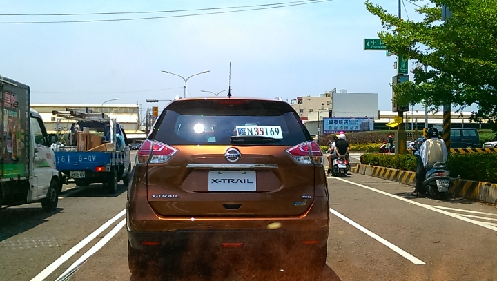X-TRAIL 這是臨時車牌嗎???