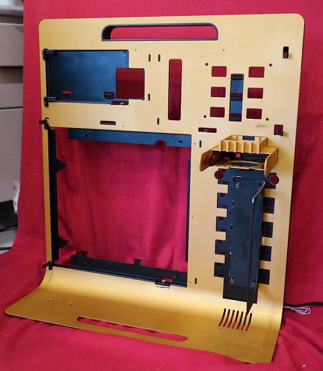 [MOD]Thermaltake - Level 10(黑金)