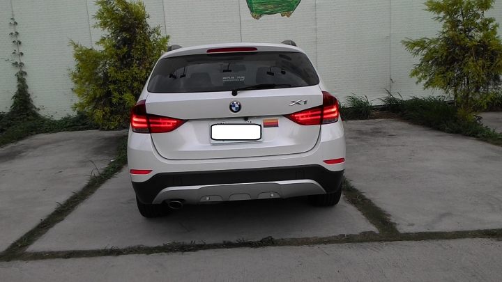 請問大大2013BMWX1換同年份W204C250美規外匯車的問題