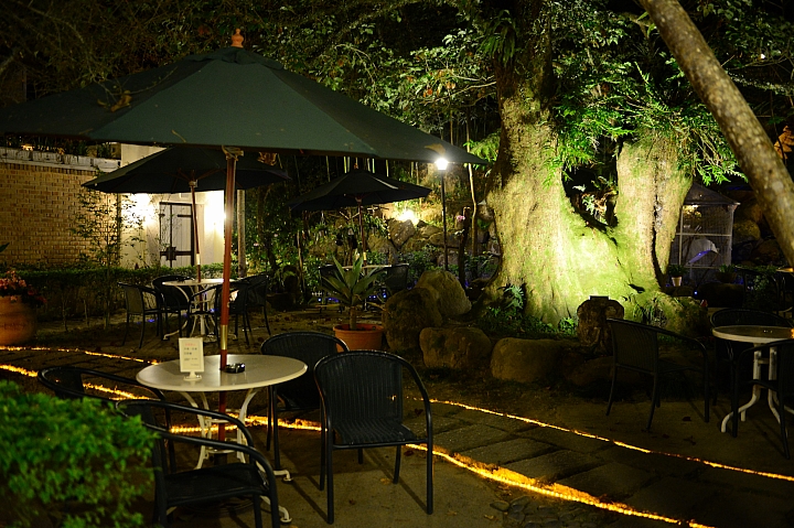 春天去，夏天也去，享受山城般的悠閒在關仔嶺景大渡假莊園。