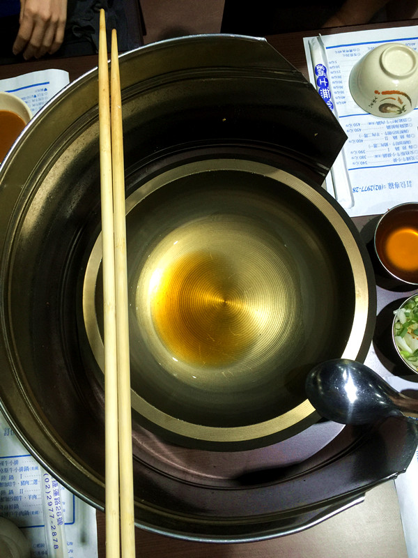 新北市 三重 鍋士無雙石頭火鍋 香噴噴會勾人