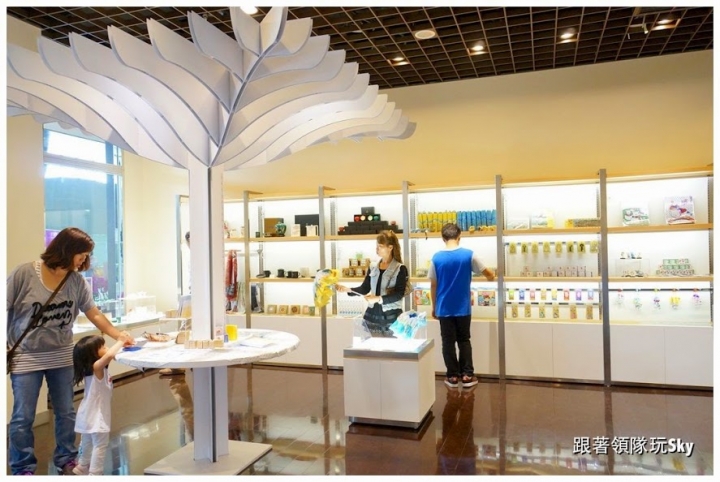 IFG遠雄購物中心[ 遠雄U-TOWN商辦大樓 ]汐科站旁