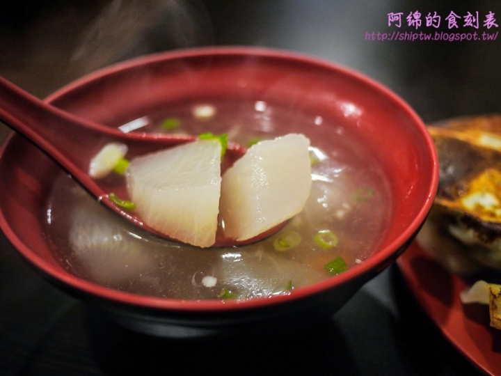桃園市桃園區 [宇都宮餃子] 爆紅!!九層塔豚燒餃子