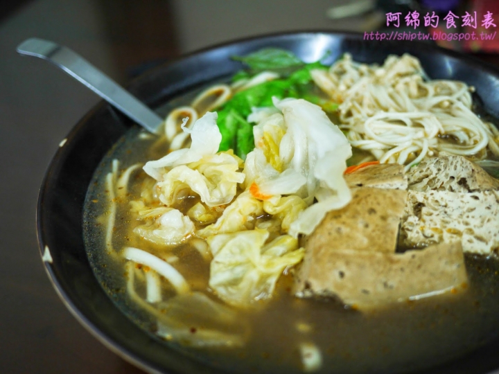 桃園市中壢區 [香辣小舖] 麻辣臭豆腐麵香辣過癮快來素素看!!