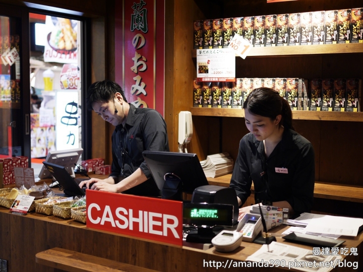 【日本食記】大阪 一蘭拉麵二訪 ● 境內最大分店新開幕 ● 關西區唯一屋台店！ ❤❤