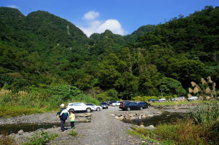 ▌宜蘭礁溪‧旅遊景點 ▌宜蘭礁溪裡的秘境【月眉坑瀑布】