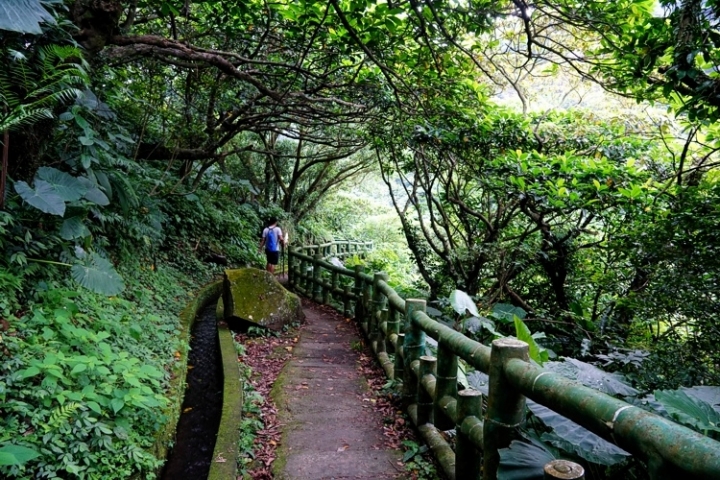 ▌新北石門‧旅遊景點 ▌台北近郊的熱門消暑勝地【青山瀑布】