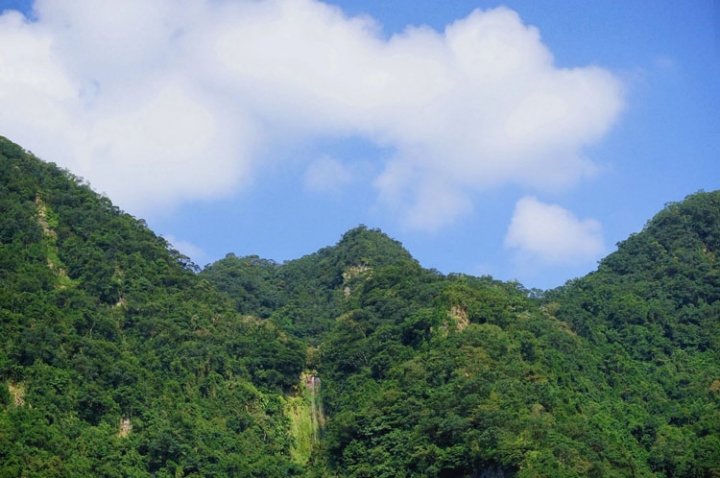 ▌宜蘭礁溪‧旅遊景點 ▌宜蘭礁溪裡的秘境【月眉坑瀑布】