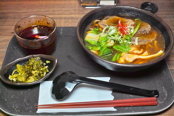 台北 信義安和站 貓侍 江戶製麵所 吃牛肉烏龍麵