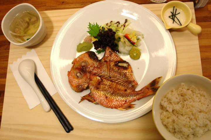 青木和洋食彩