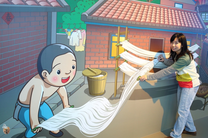[台中]清水服務區變漂亮了,讓魚兒陪你一起用餐  by蛋拔