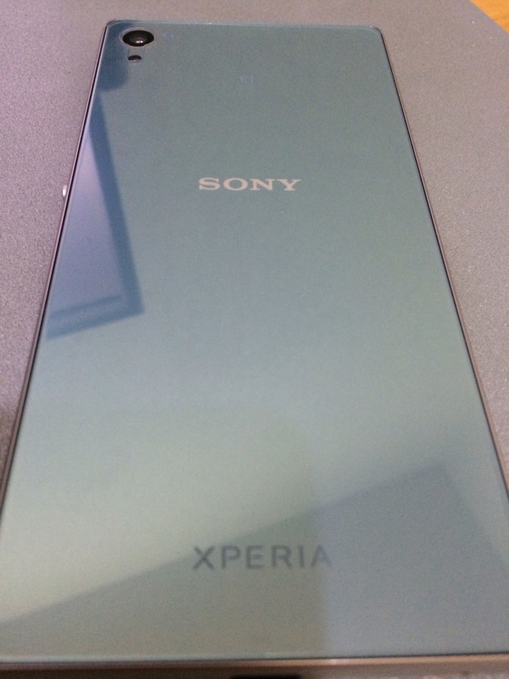 購買了Z3+湖水藍 加 玻璃保護貼