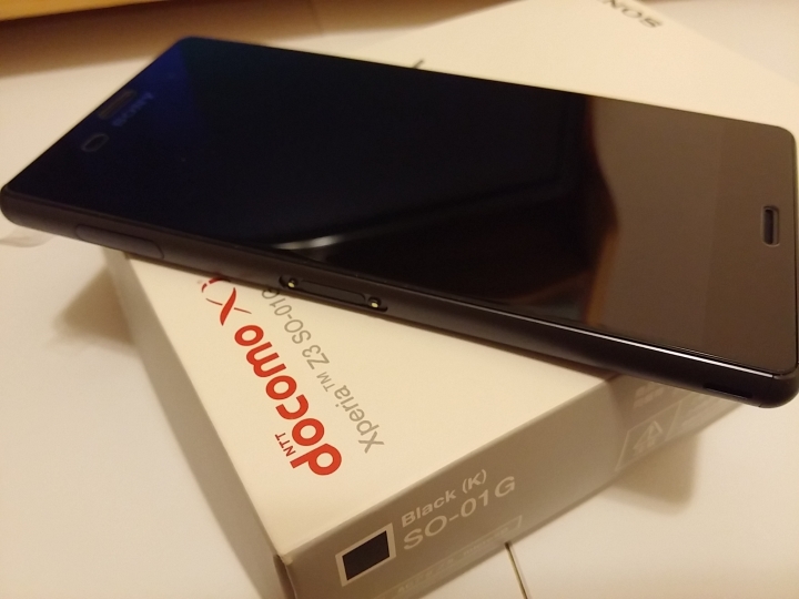 Z3 黑色 < Docomo 版 >