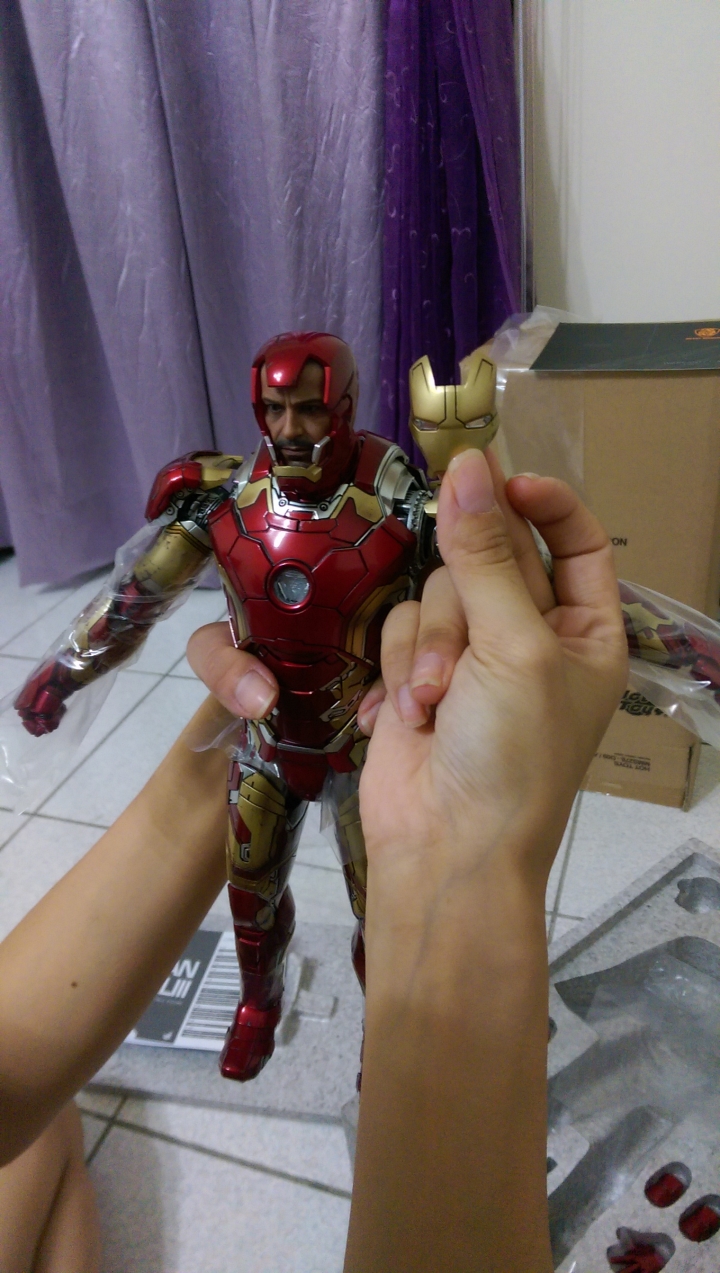 小女子入手第一個鋼鐵人-Hot Toys MK43 from 漫威英雄台中展