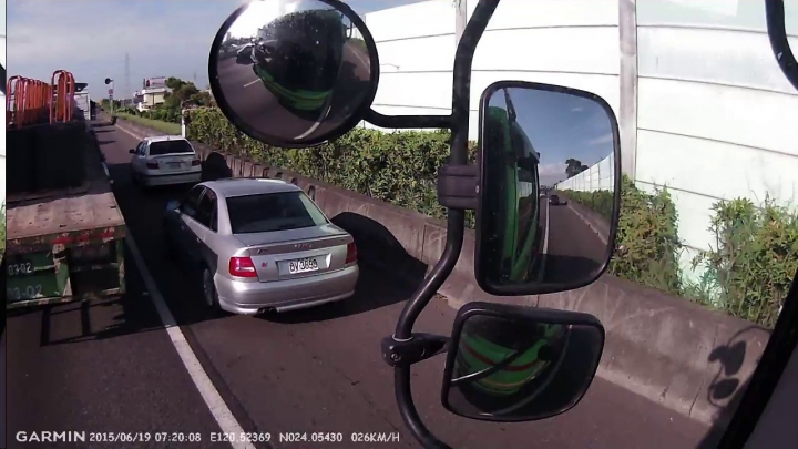 為什麼檢舉這些車輛走路肩沒有開罰?