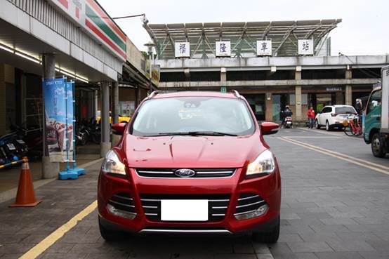 首篇KUGA TDCI開箱，去了海邊才知道原來我家小朋友喜歡看海