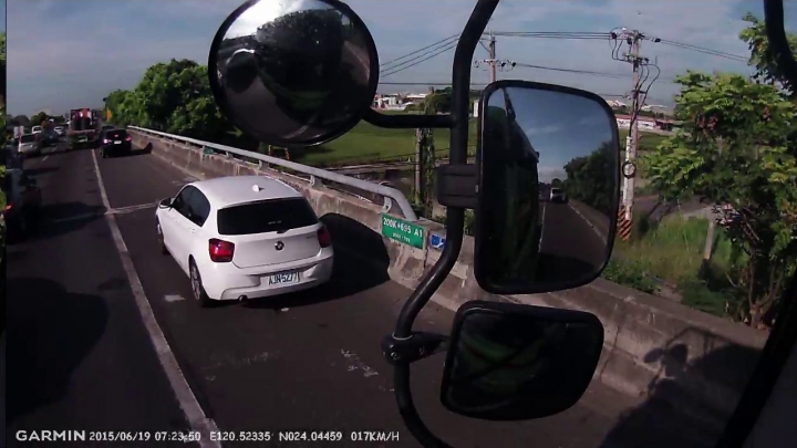 為什麼檢舉這些車輛走路肩沒有開罰?