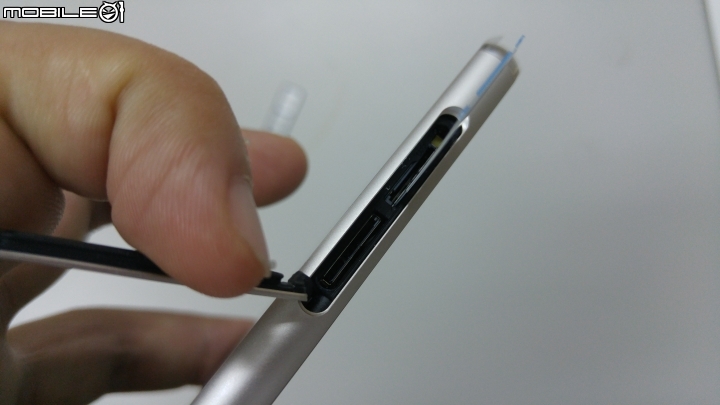 SONY Z3+ 台灣好多人開箱...我也來參一腳...雙卡版~湖水綠~