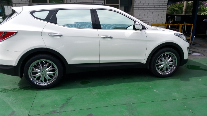 new santa fe 內裝改裝+ 20吋水電鍍鋁圈 改裝分享