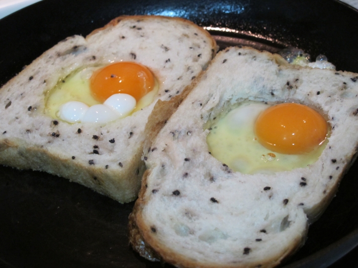 輕鬆做早餐--雞蛋吐司! Good idea for Breakfast!