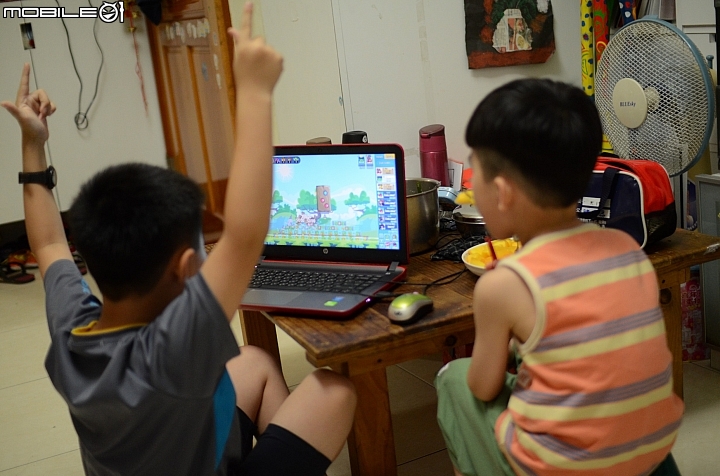 [原創測試] 阿賊的 HP Pavilion 英倫紅 工作生活一把抓