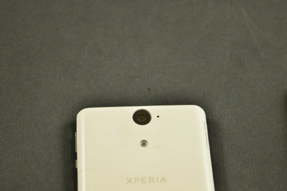 sony m4 雪白開箱 與 sony v 雪白關箱