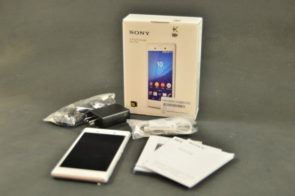 sony m4 雪白開箱 與 sony v 雪白關箱