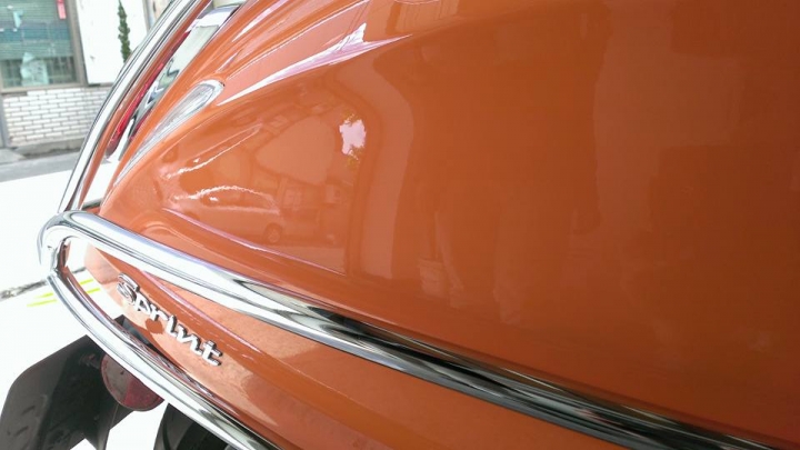 Vespa Sprint 125 女友的小夢想，外加懶人洗車的好幫手，6H石英結晶鍍膜一次搞定