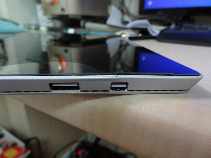 使用Microsoft 送的保護套裝Surface Pro 3的時候要小心