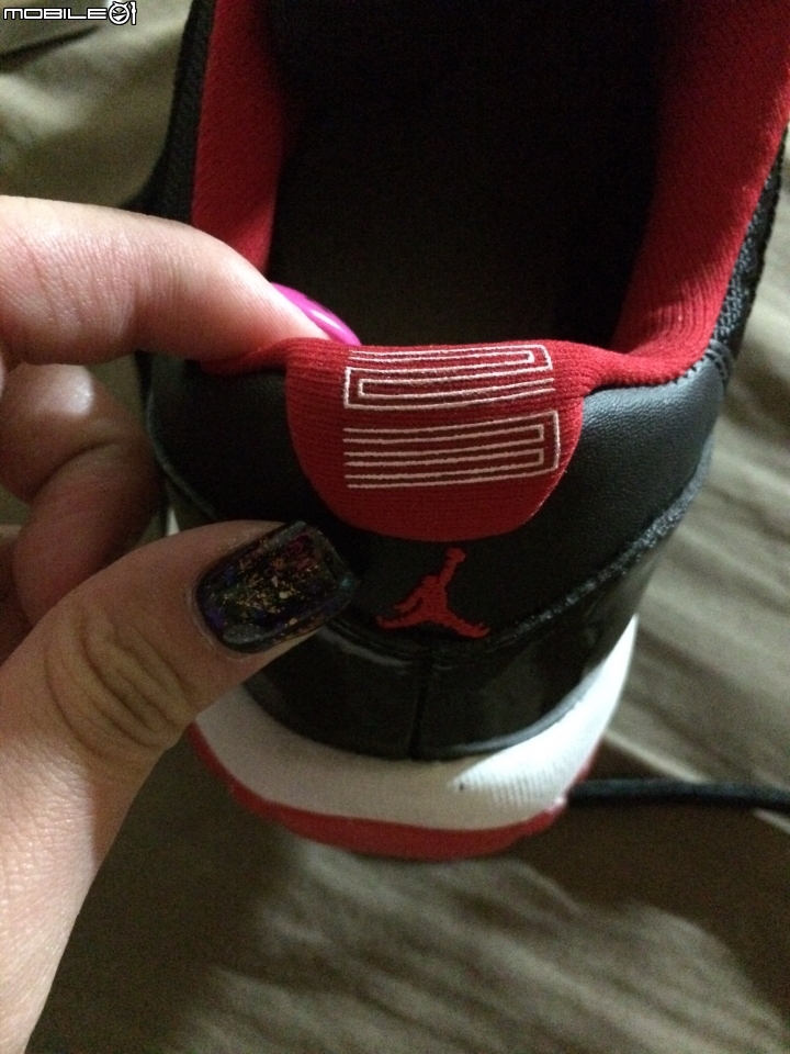 請幫鑑定aj11 low bred真偽