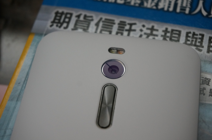 zenfone 2送修相機鏡頭蓋~~~500元完工價~~~回報