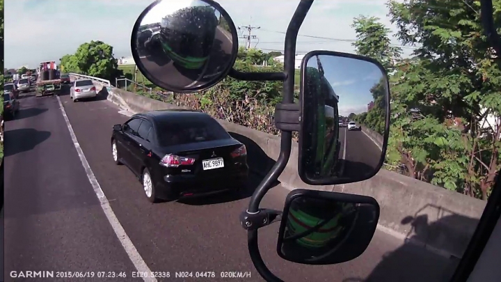 為什麼檢舉這些車輛走路肩沒有開罰?
