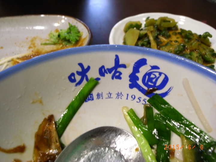 關西的特產是仙草,那關西生意最好的店是?