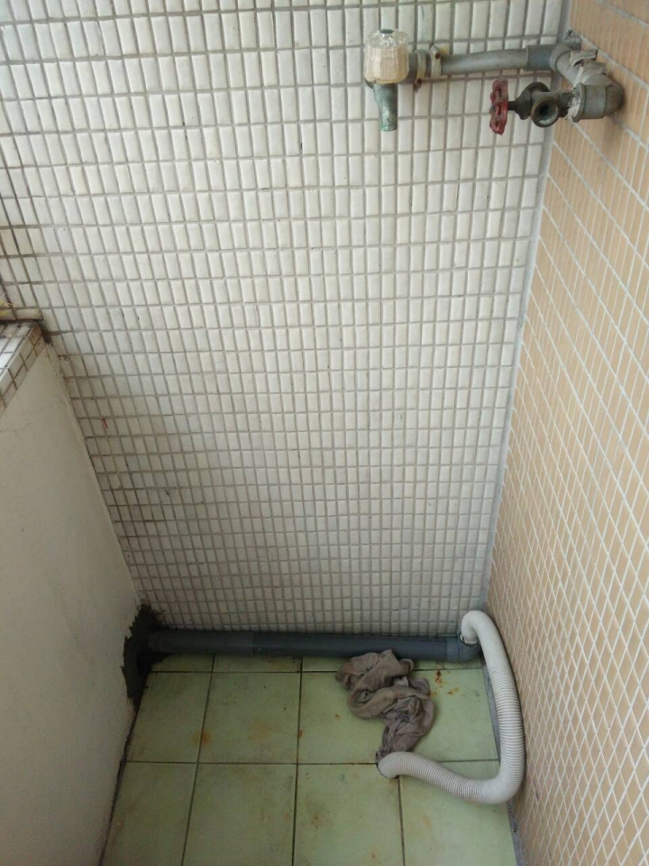 二樓陽台作水災...