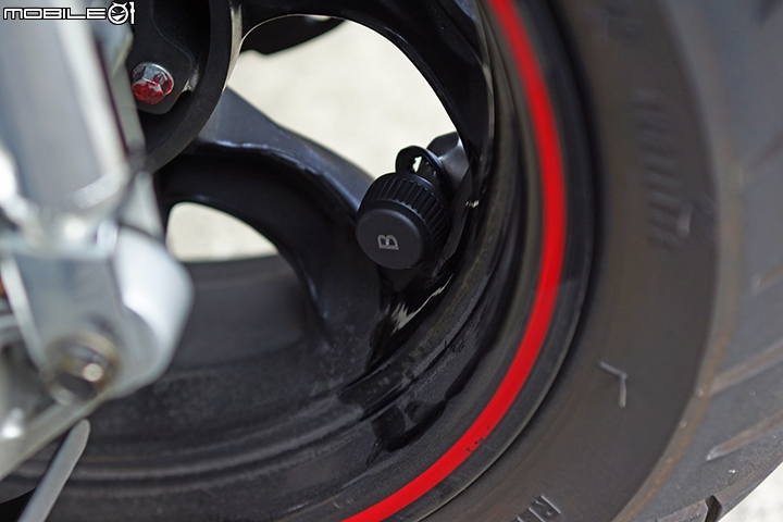 為行車安全把關 維迪歐SAFE TPMS-M1 胎壓監測器試用